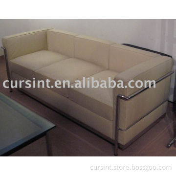 LC2  Sofa